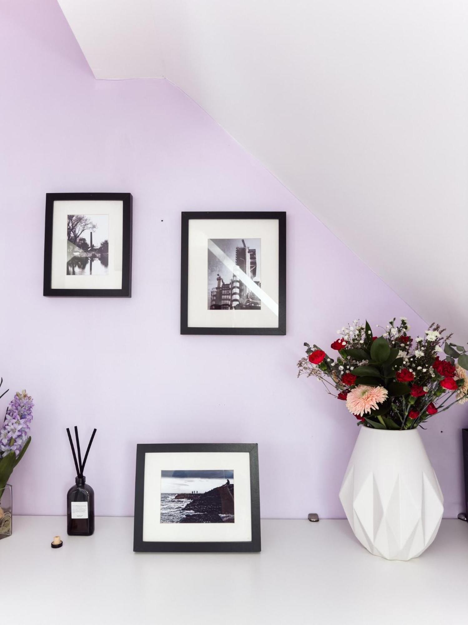 Beautiful Apartment In Guildford With Parking Send Extérieur photo